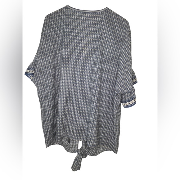 Max Studio Women’s Top - Size 2X - NWT.       6 - Picture 2 of 3